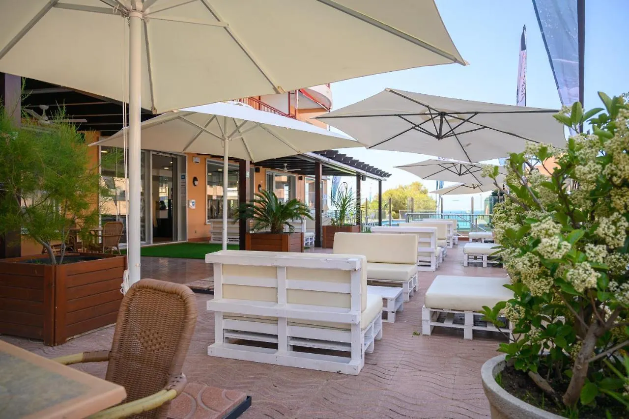 Apartaments Albatros Family Salou Apartment