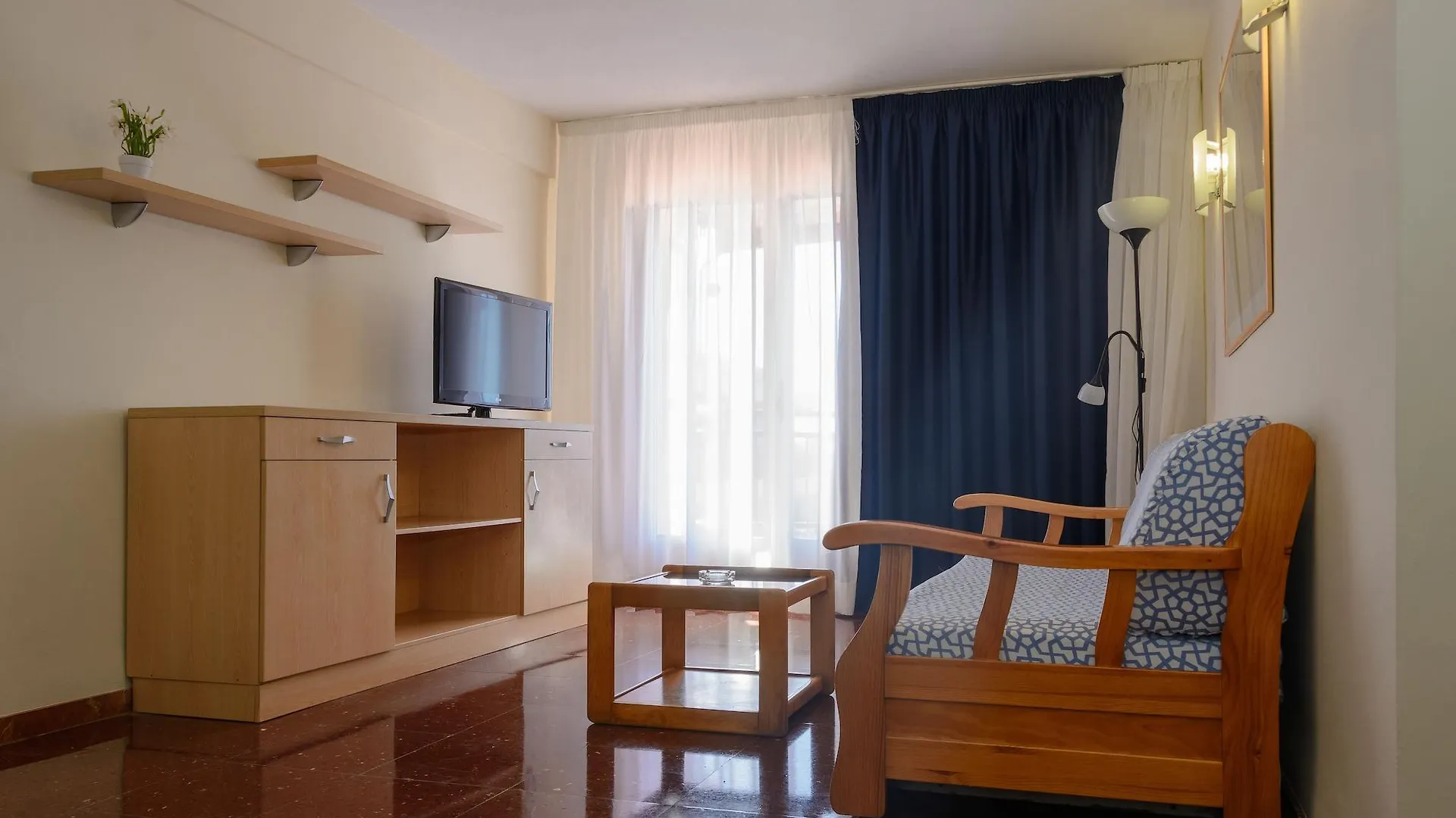 Apartaments Albatros Family Salou Apartment