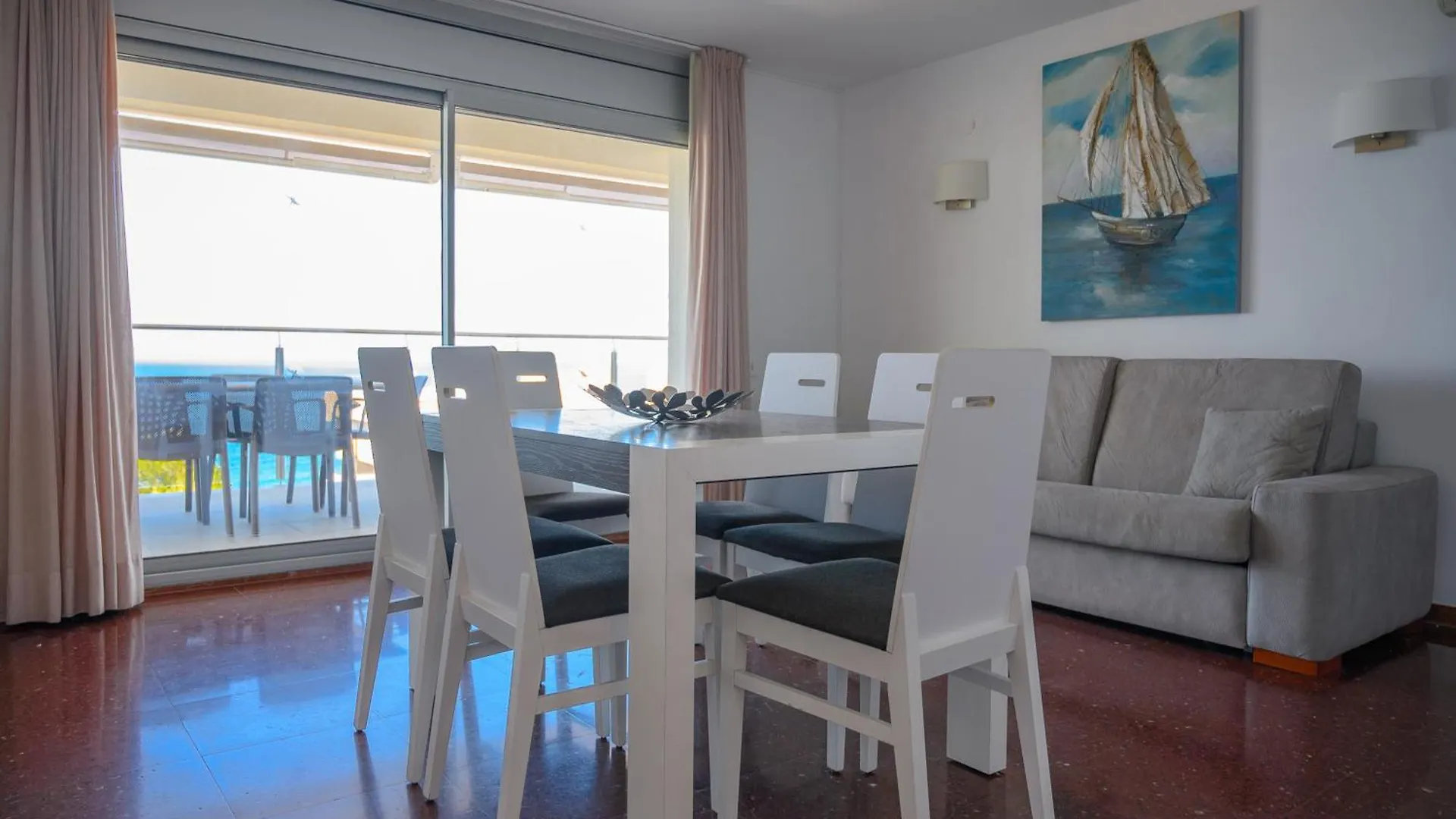Apartaments Albatros Family Salou 0*,